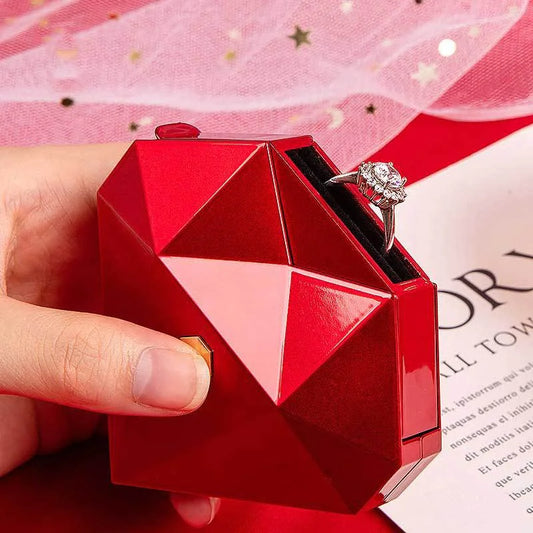 Heart-Shaped Velvet-Lined Jewelry Box – A Touch of Elegance and Romance