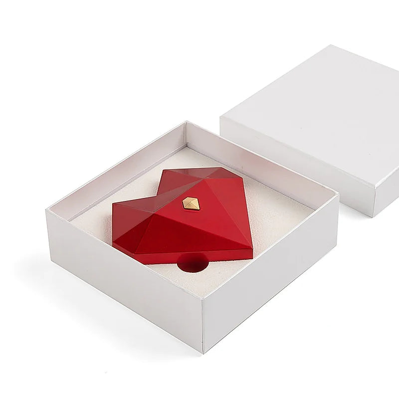 Heart-Shaped Velvet-Lined Jewelry Box – A Touch of Elegance and Romance